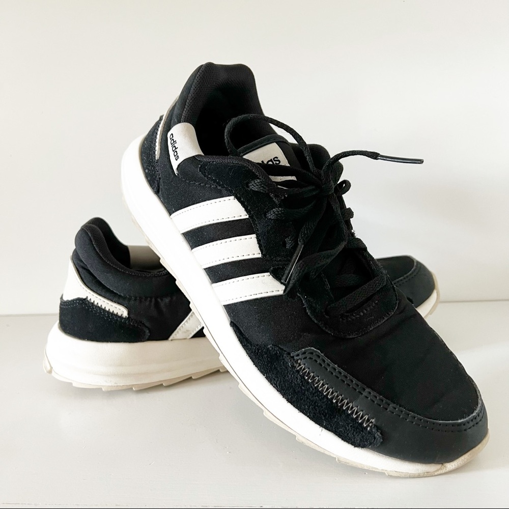 Adidas Retrorun women’s sneakers shoes size 8 black